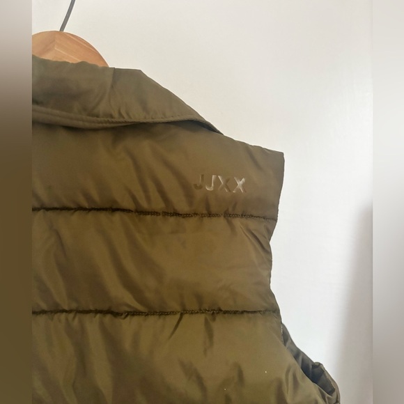 JJXX | cropped olive vest | size medium - Picture 5 of 6